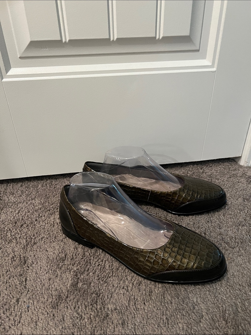 Trotters  Arnello flats shoes crocodile-pattern size 10